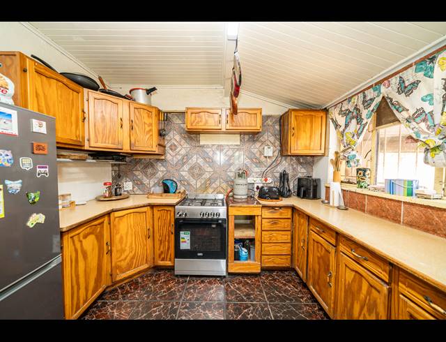 3 BEDROOM FREESTANDING FOR SALE IN MINNEBRON